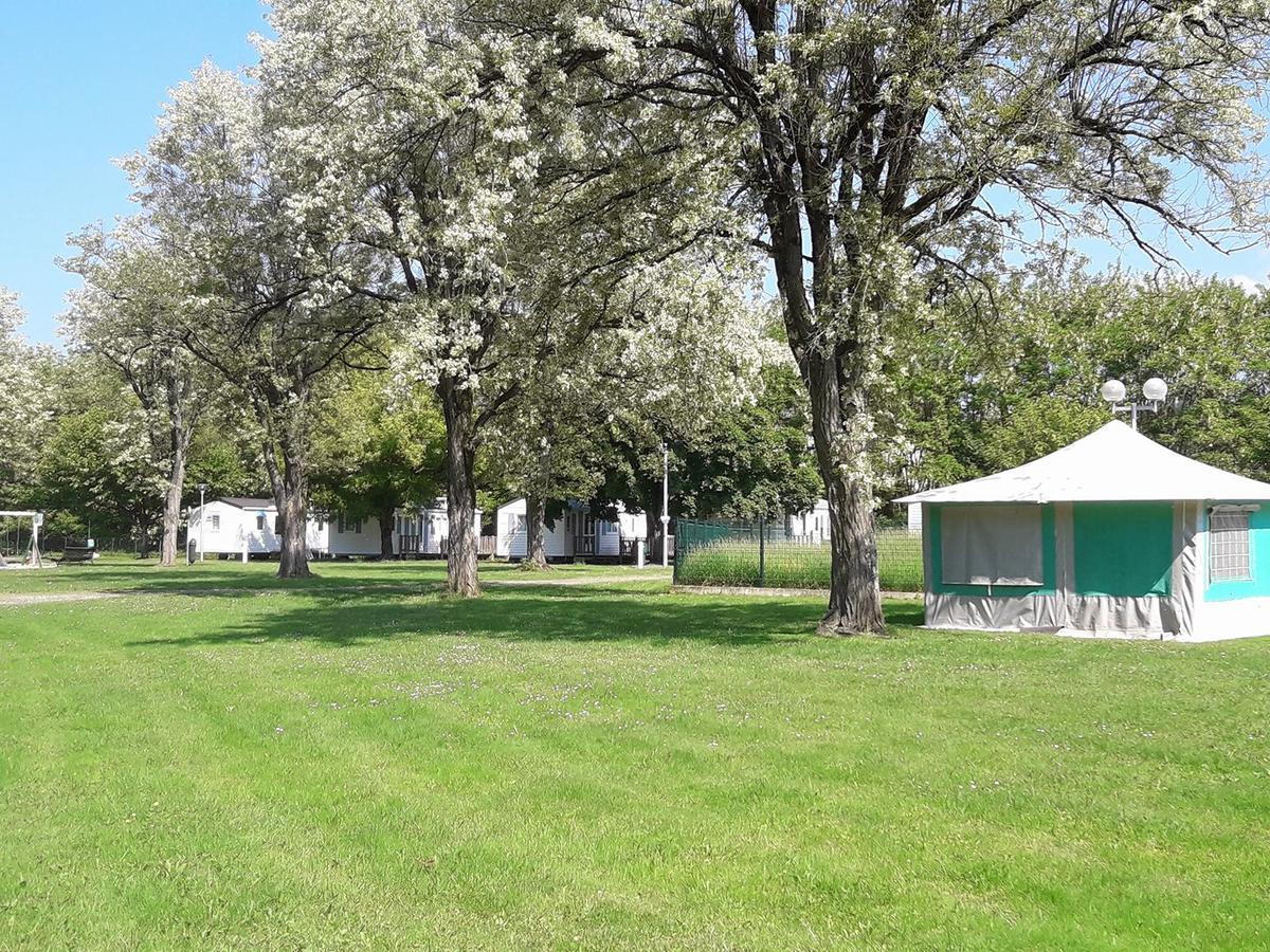 Отель Les Berges Du Cele Bagnac Экстерьер фото